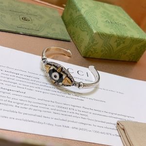 Meet your Posher, Stephen